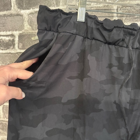 Lululemon Stretch High-Rise Jogger Full Length Heritage 365 Camo Deep Coal pants - Picture 3 of 10
